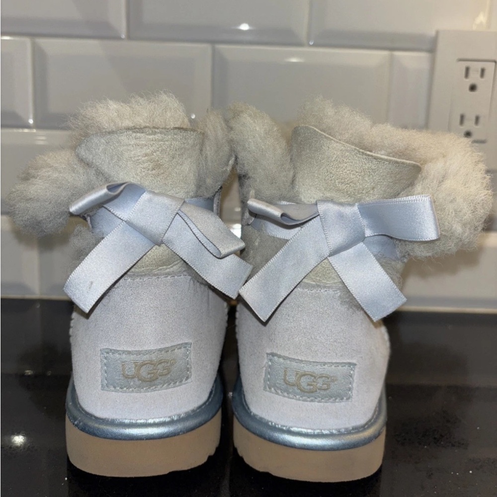 UGG Mini Bailey Bow ll Boots Girls Size 4 Light Blue